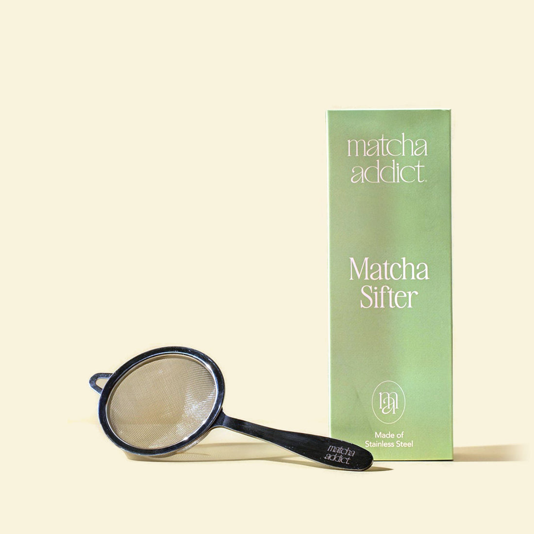 Tamiz colador para matcha de acero inoxidable de Matcha Addict con su caja